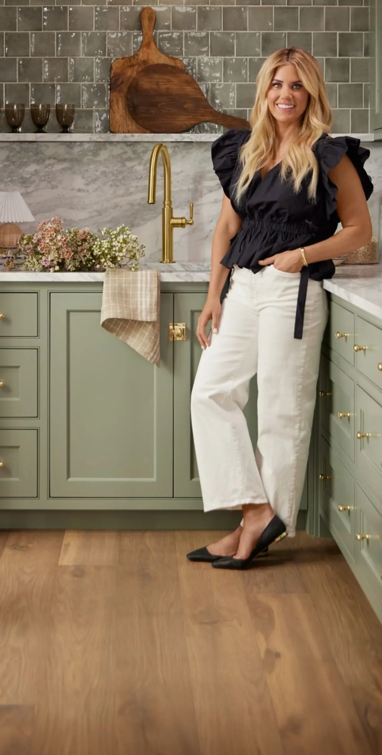 Pull-down kitchen sink faucet with three-function sprayhead^Kohler