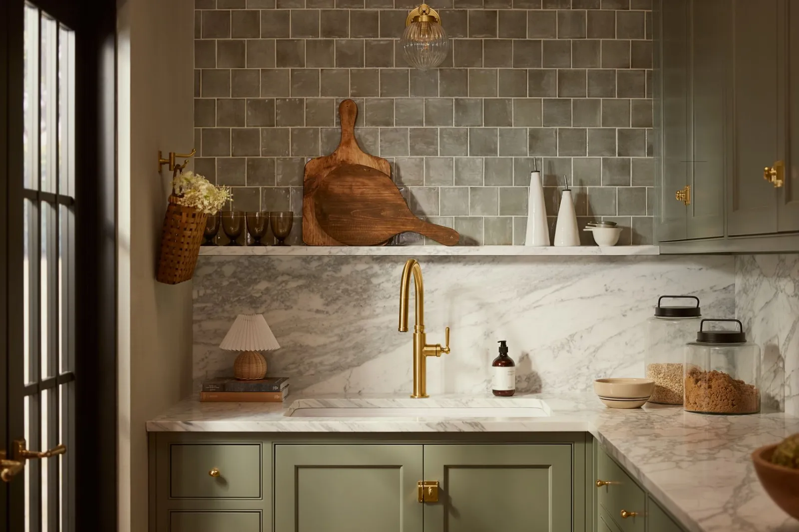 Pull-down kitchen sink faucet with three-function sprayhead^Kohler