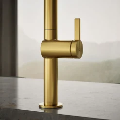 Semi-professional kitchen sink faucet with two-function sprayhead^Kohler Best