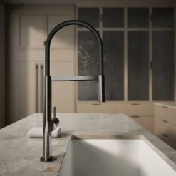 Semi-professional kitchen sink faucet with two-function sprayhead^Kohler Best