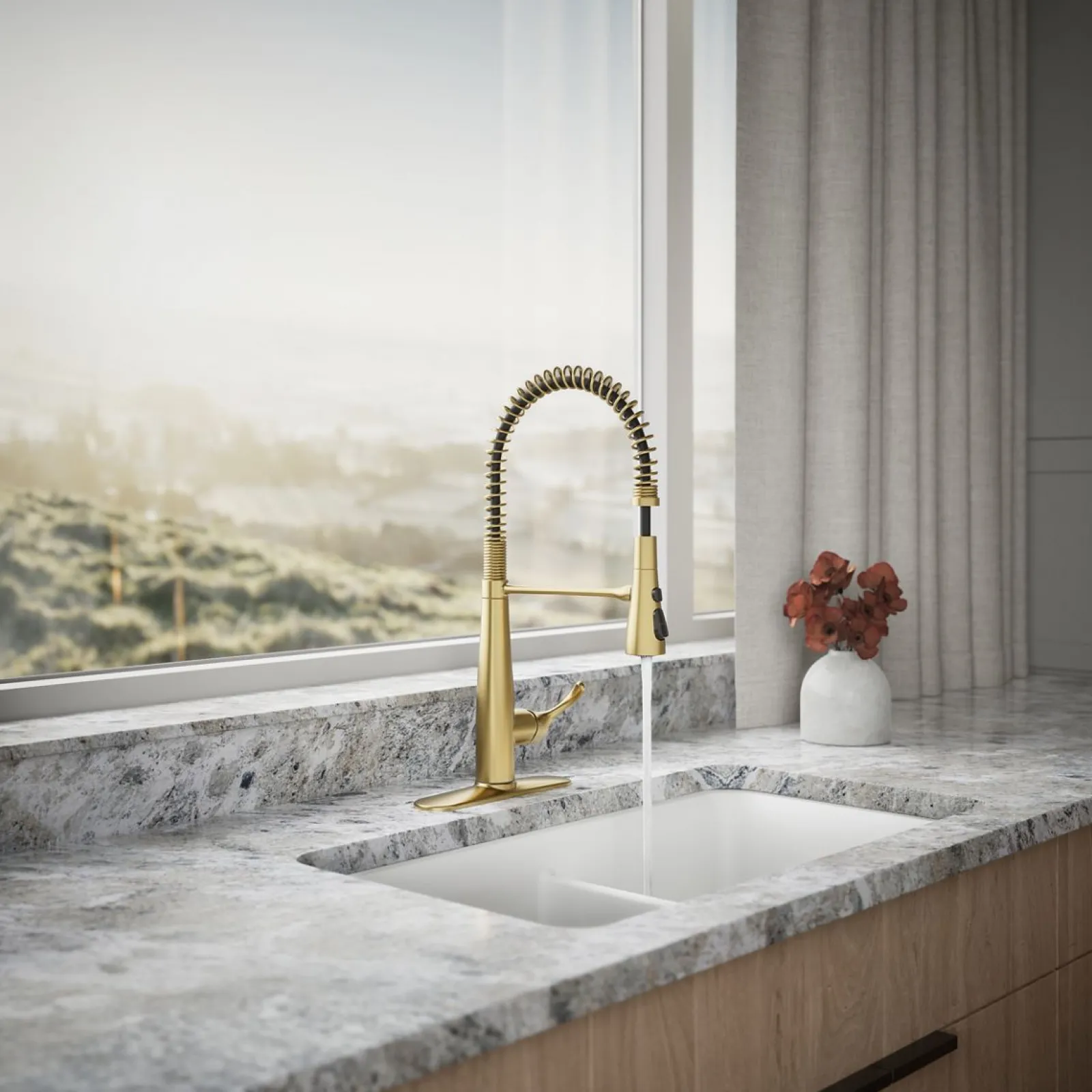 Semi-professional kitchen sink faucet with three-function sprayhead^Kohler Best