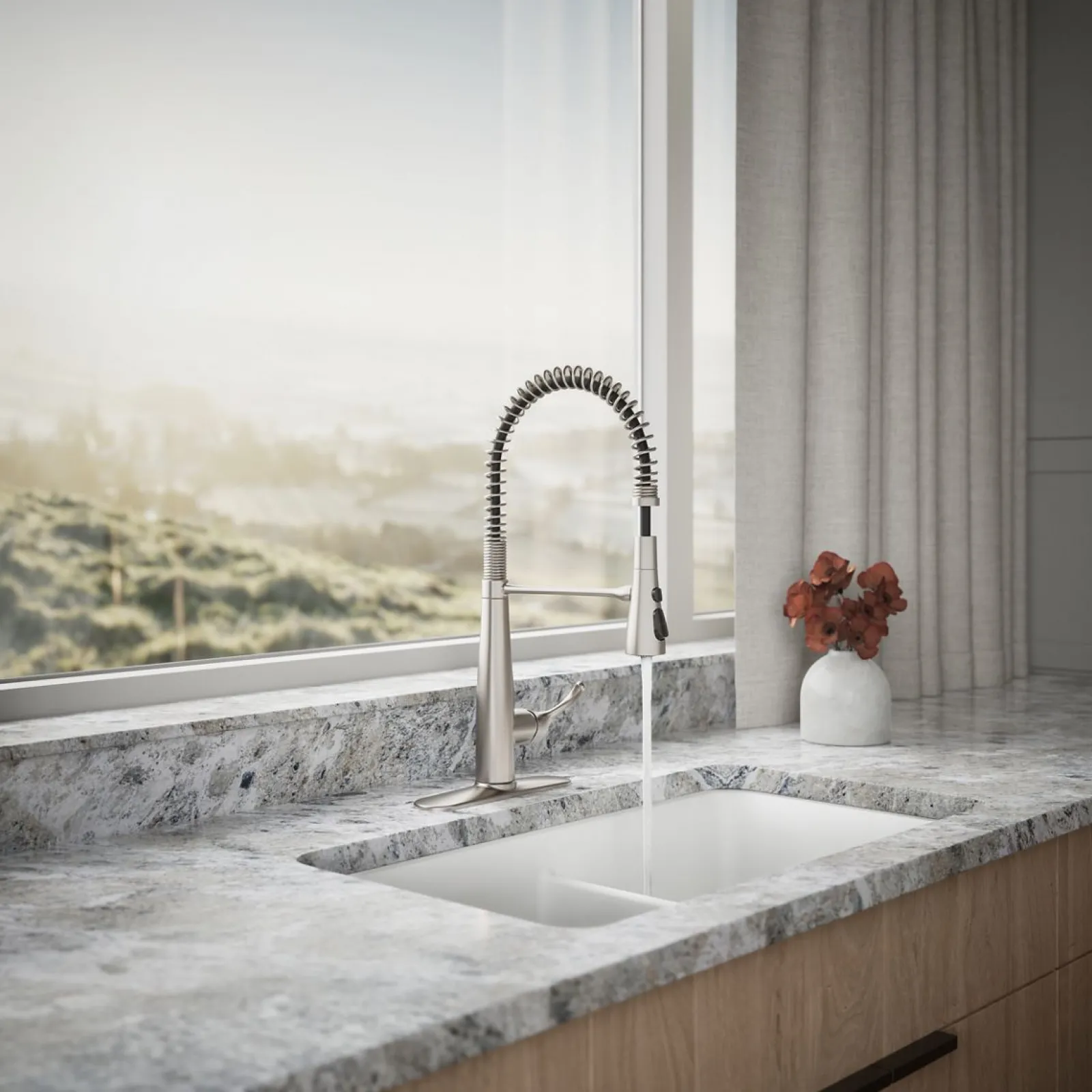 Semi-professional kitchen sink faucet with three-function sprayhead^Kohler Best