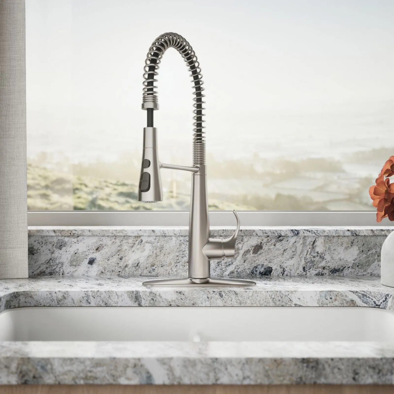 Semi-professional kitchen sink faucet with three-function sprayhead^Kohler Best