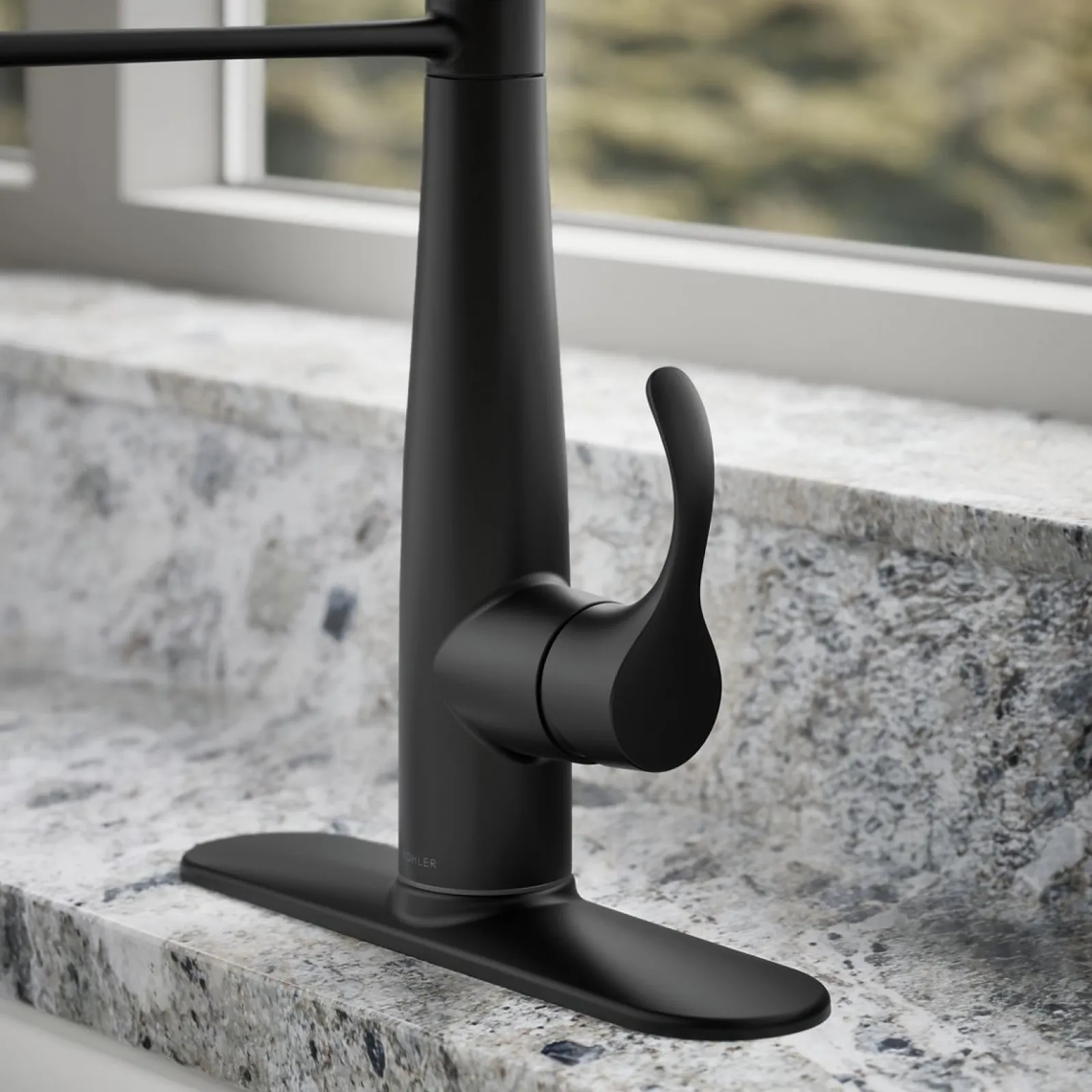 Semi-professional kitchen sink faucet with three-function sprayhead^Kohler Best