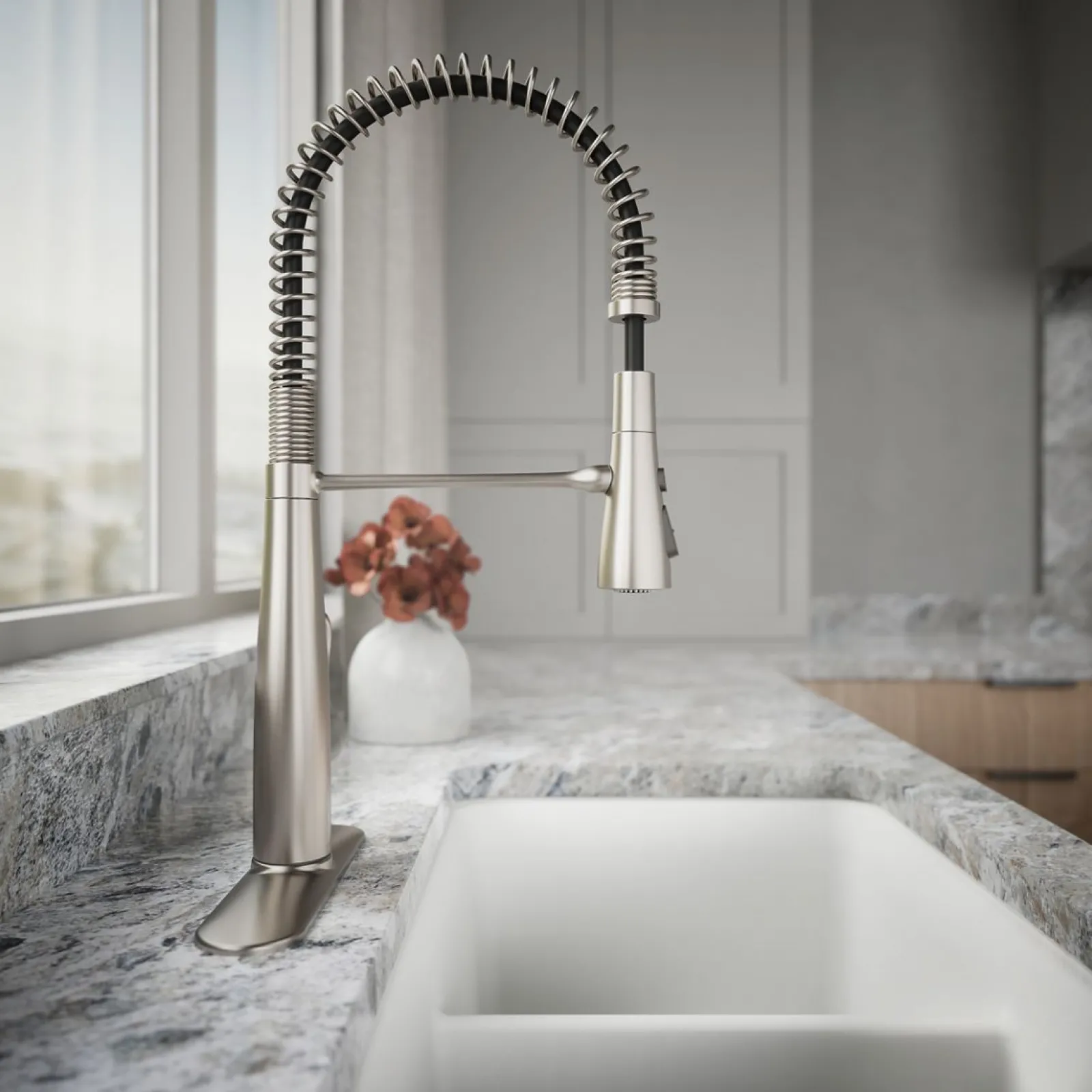 Semi-professional kitchen sink faucet with three-function sprayhead^Kohler Best