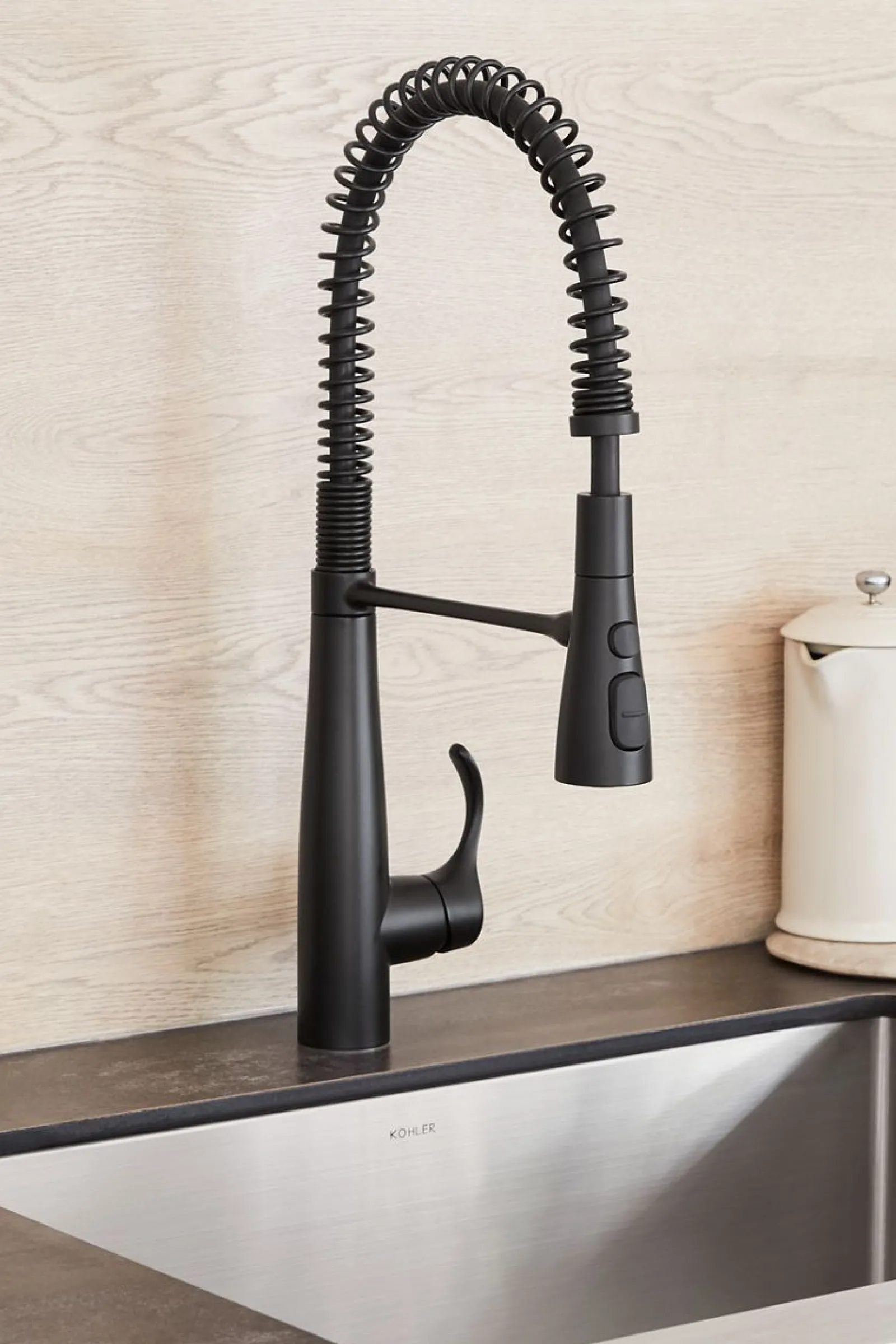 Semi-professional kitchen sink faucet with three-function sprayhead^Kohler Best