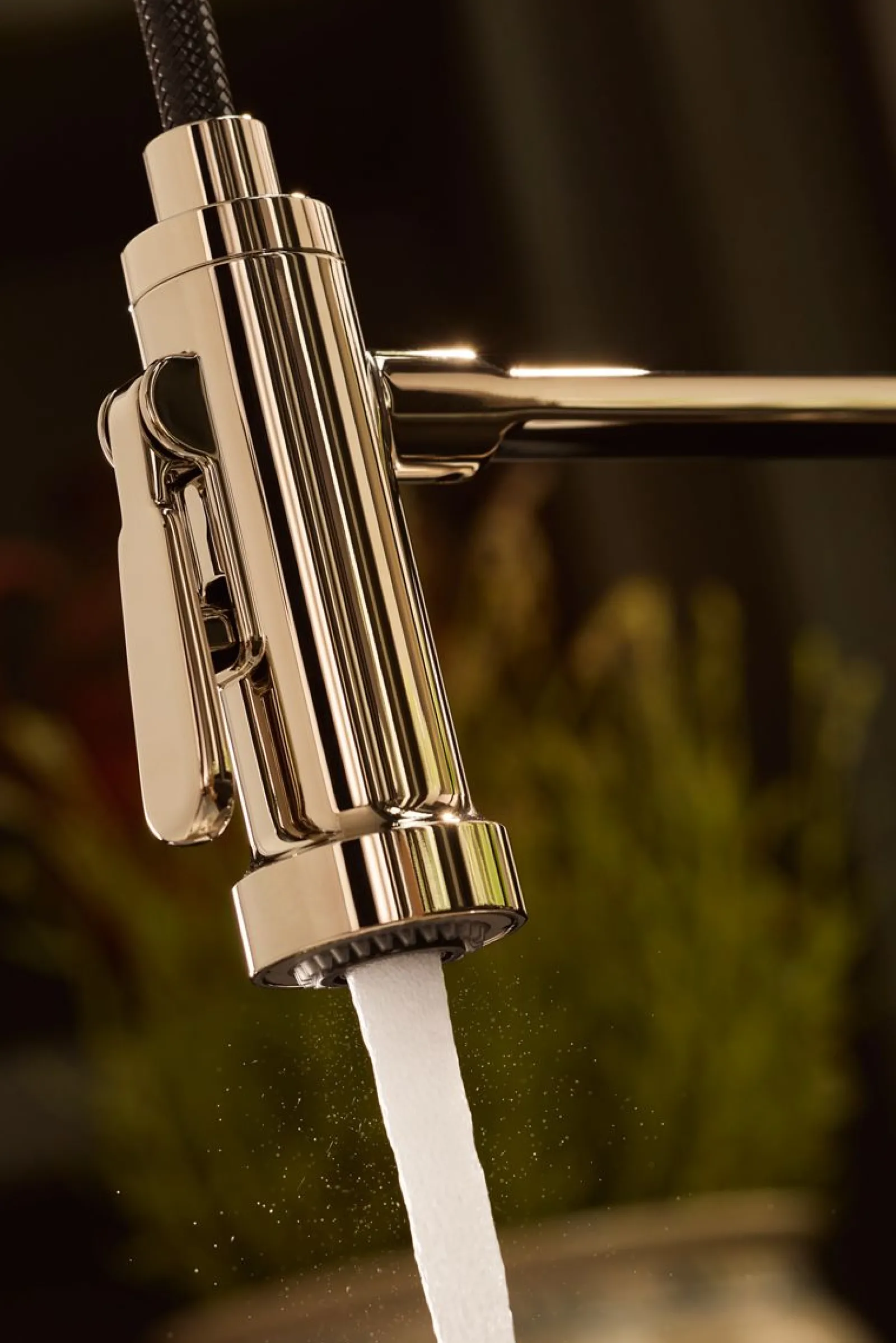 Semi-professional kitchen sink faucet with two-function sprayhead^Kohler Clearance