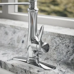 Semi-professional kitchen sink faucet with three-function sprayhead^Kohler