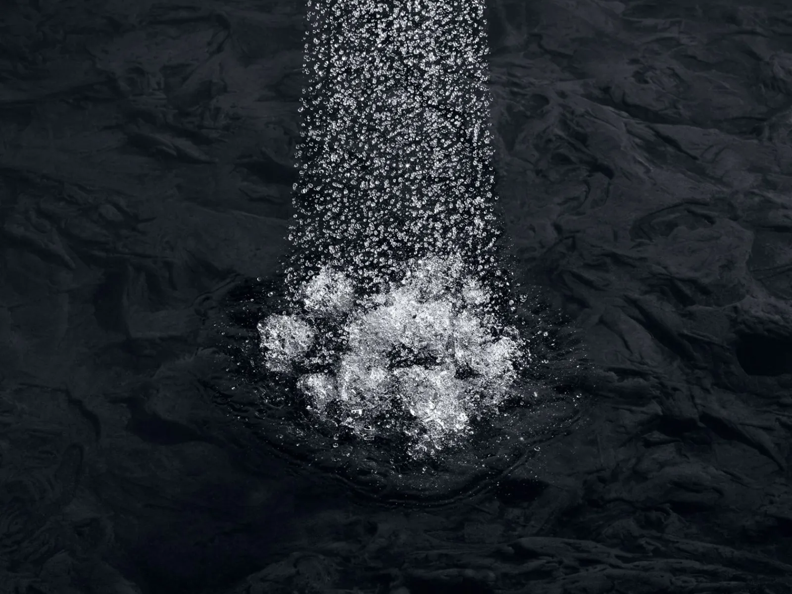 Single-function handshower with Eco-Boost^Kohler Outlet