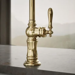 Single-handle kitchen sink faucet with two-function sprayhead^Kohler Outlet