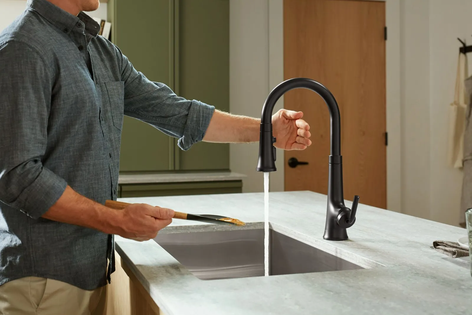 Touchless pull-down kitchen sink faucet with three-function sprayhead^Kohler