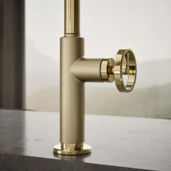 Touchless pull-down kitchen sink faucet with two-function sprayhead^Kohler Online