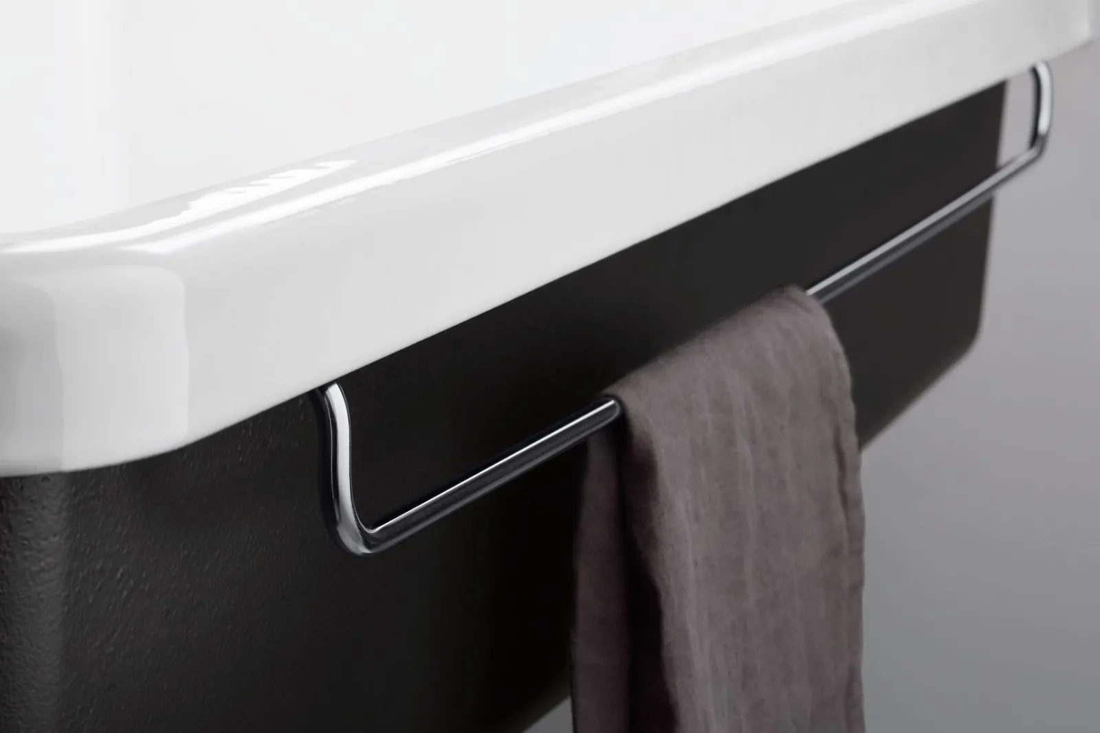 Towel bar^Kohler Clearance