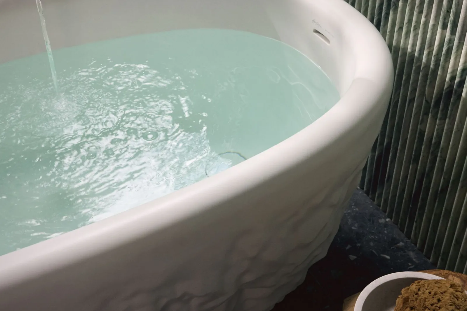 69-1/2" x 34-1/2" freestanding bath^Kohler New