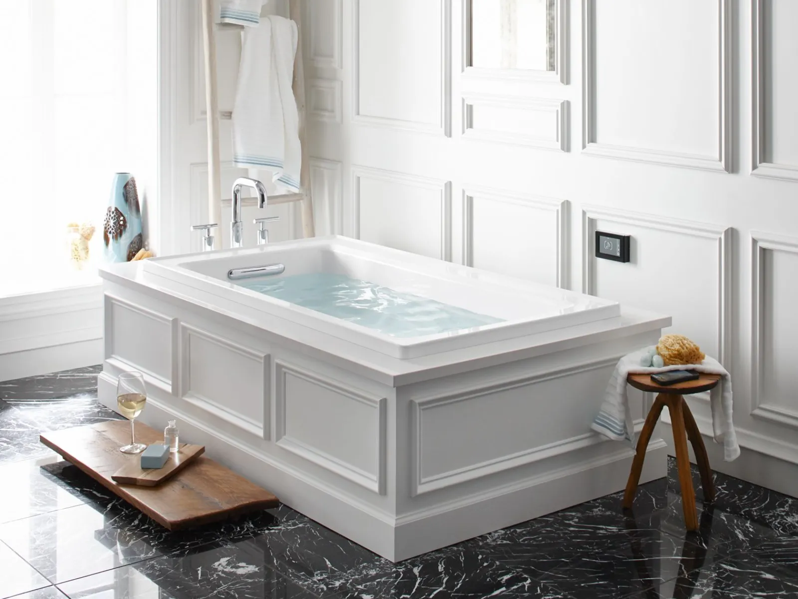 60" x 32" integral apron Heated BubbleMassage™ air bath with Bask® heated surface and left-hand drain^Kohler Discount