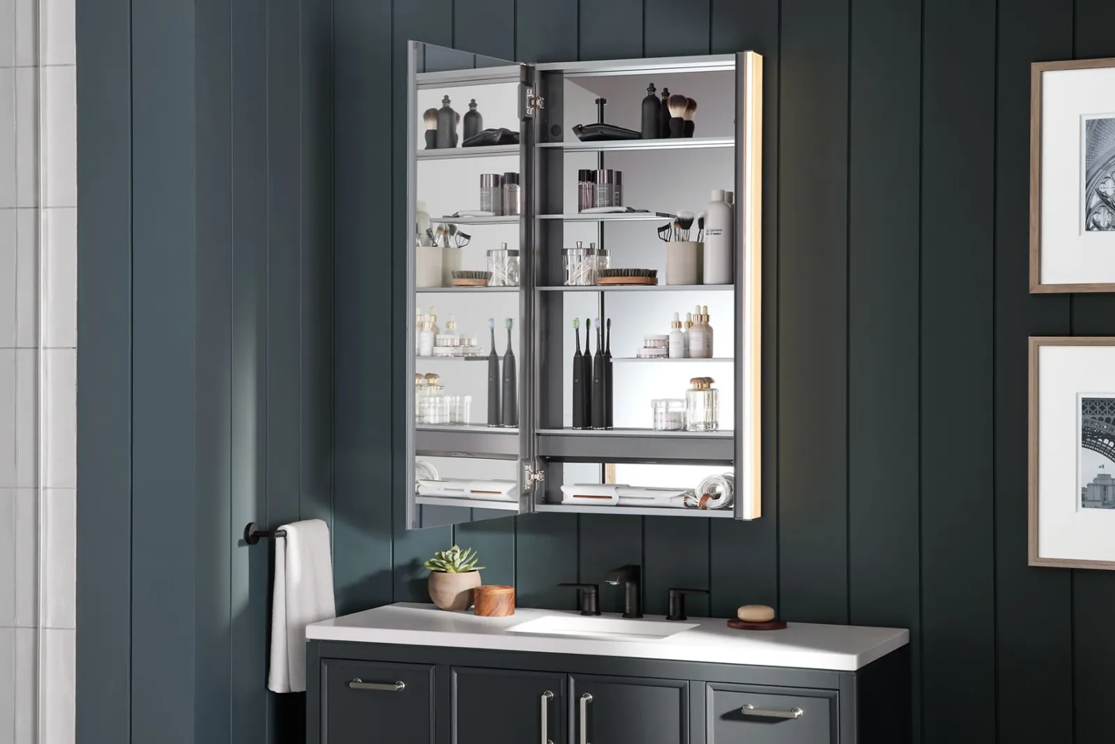 22" x 40" lighted medicine cabinet^Kohler Outlet